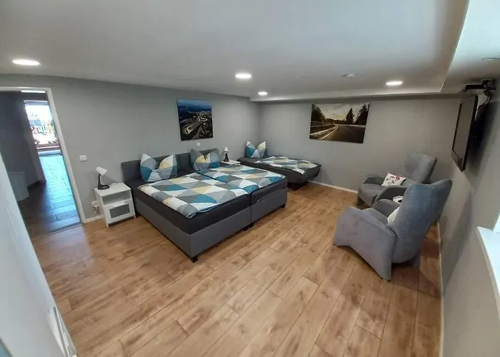 Bela, Naehe Nuerburgring * Luxem